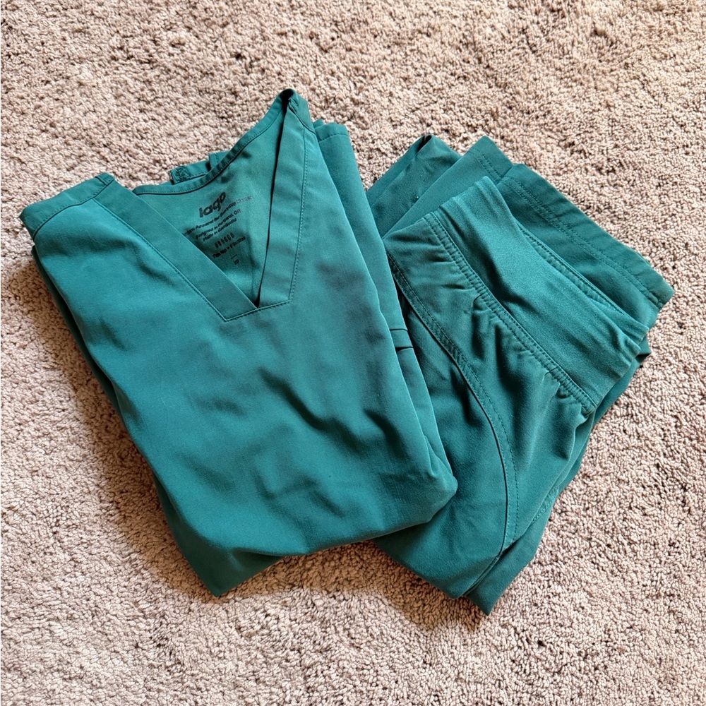Lago Hunter Green Scrub Set